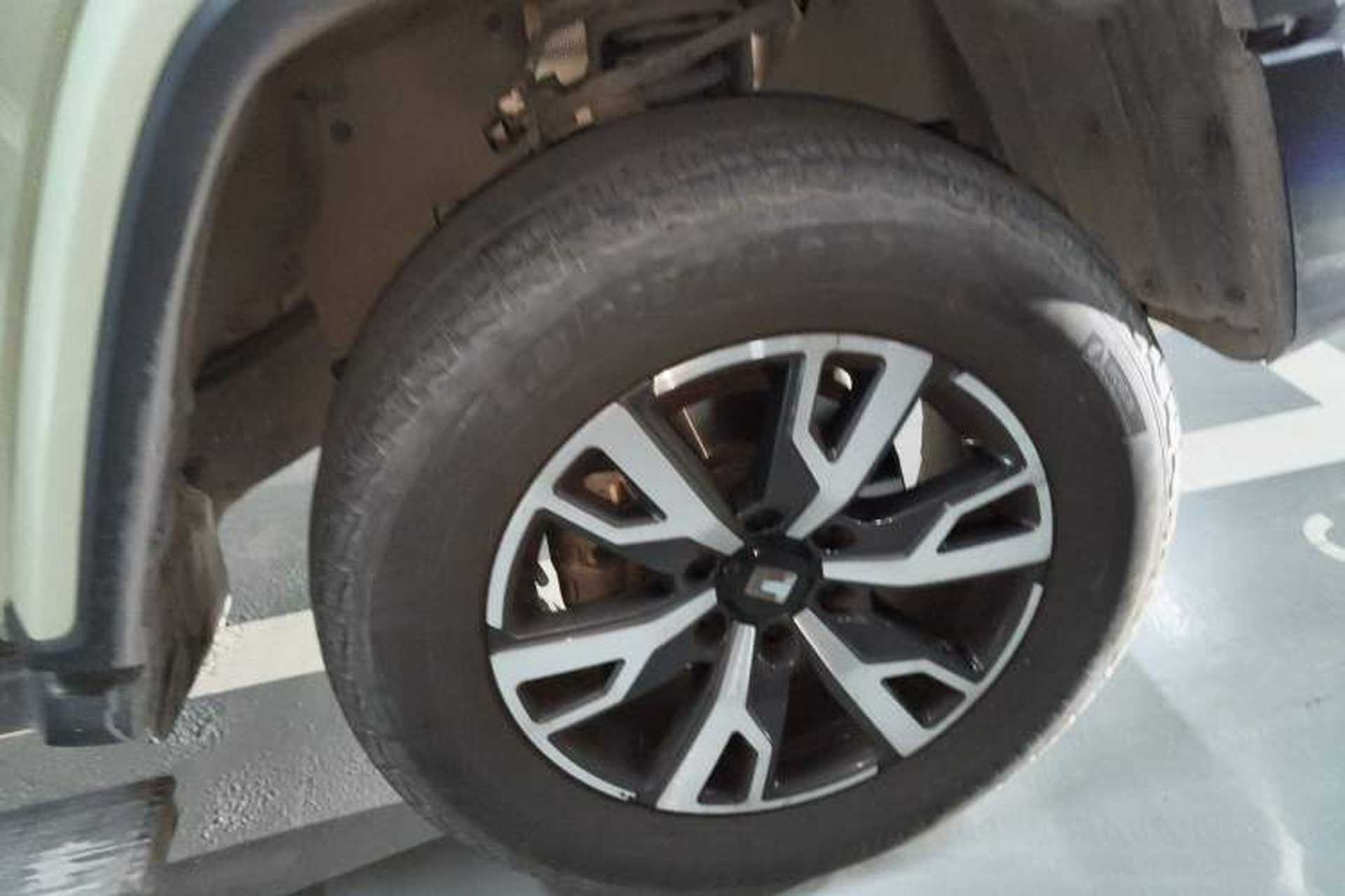 Used Tank 300 2021 City Edition 2.0T—Truly Stylish Right Front Wheel Hub