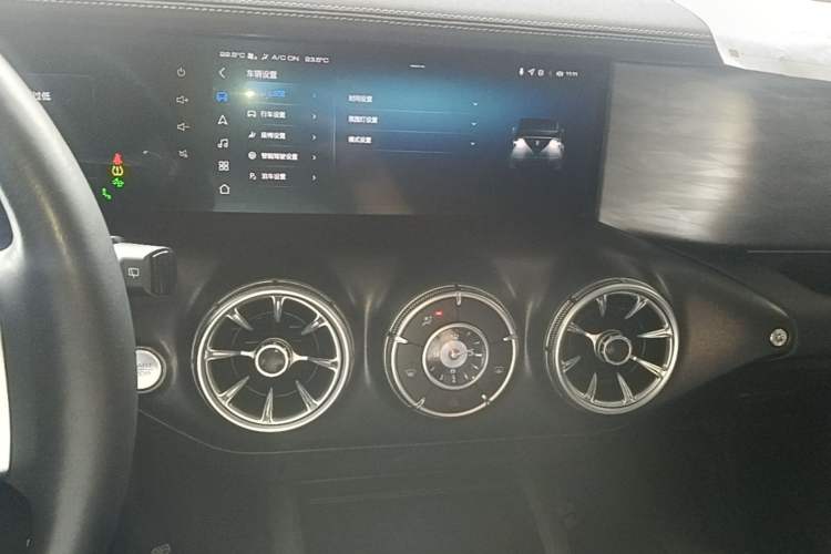 Used Tank 300 2021 City Edition 2.0T—Truly Stylish Audio And AC Panel