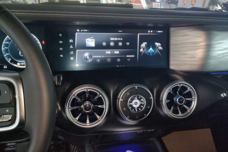 Used Tank 300 2021 Off-Road Edition 2.0T Challenger Audio And AC Panel