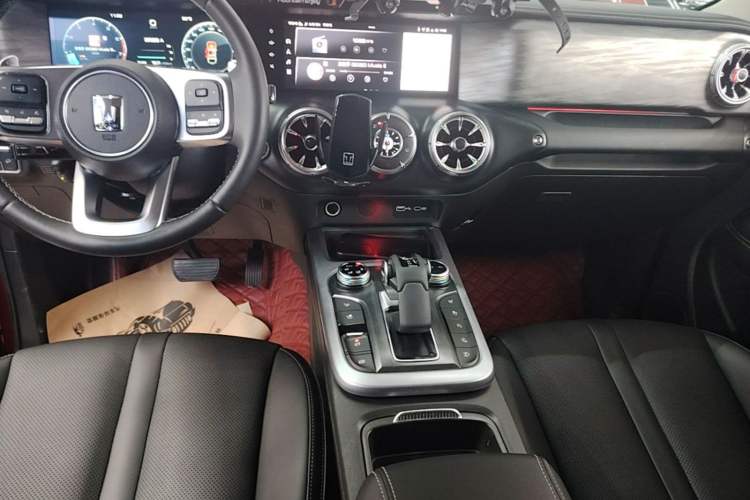 Used Tank 300 2021 City Edition 2.0T—Truly Stylish Audio And AC Panel