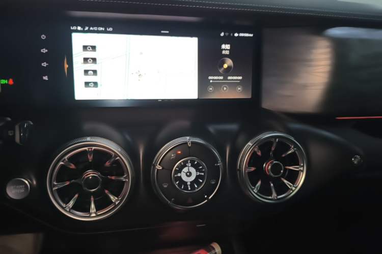 Used Tank 300 2021 Off-Road Edition 2.0T Conqueror Audio And AC Panel