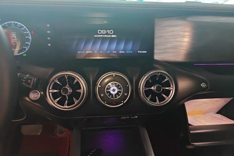 Used Tank 300 2021 Off-Road Edition 2.0T Challenger Audio And AC Panel