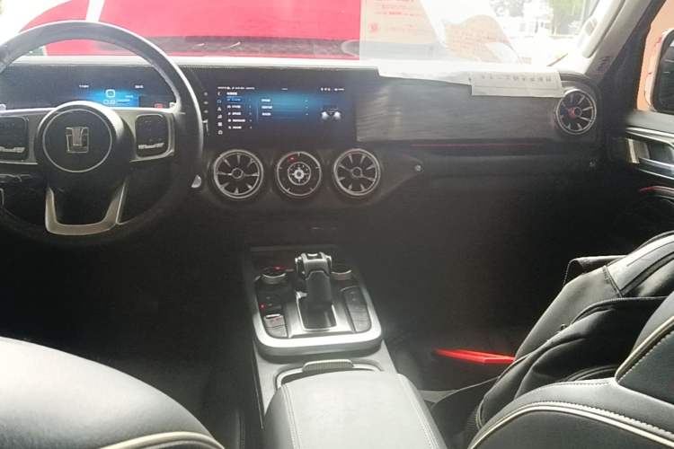 Used Tank 300 2021 City Edition 2.0T—Truly Stylish Center Console