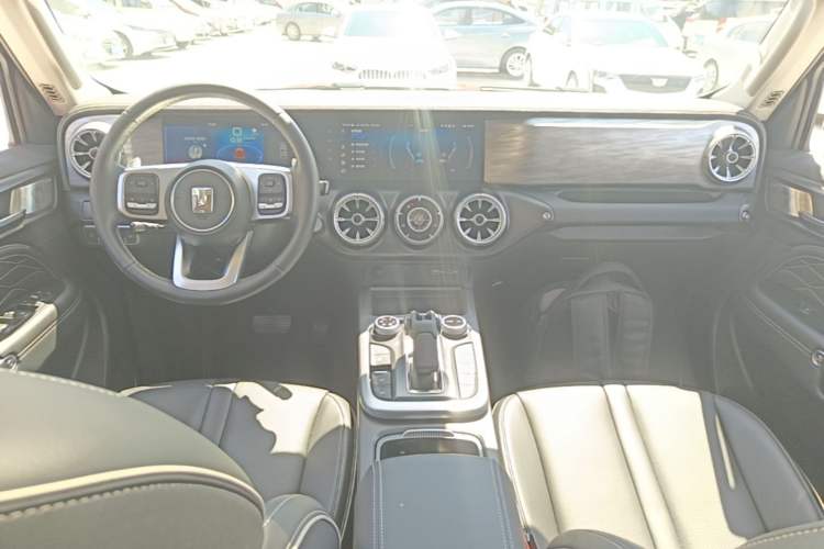 Used Tank 300 2021 City Edition 2.0T—Truly Stylish Center Console