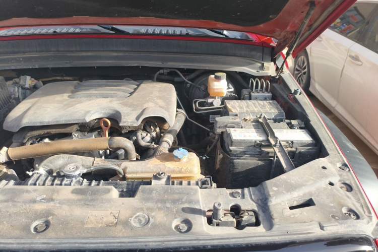 Used Tank 300 2021 Off-Road Edition 2.0T Challenger Engine Bay Left