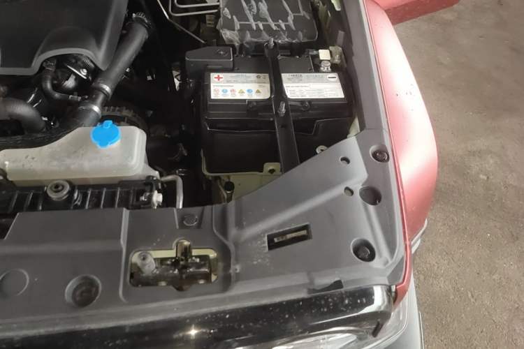 Used Tank 300 2021 City Edition 2.0T—Truly Stylish Engine Bay Left