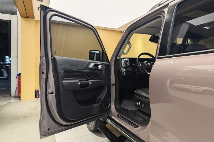 Used Tank 300 2021 City Edition 2.0T—Truly Stylish Exterior 5