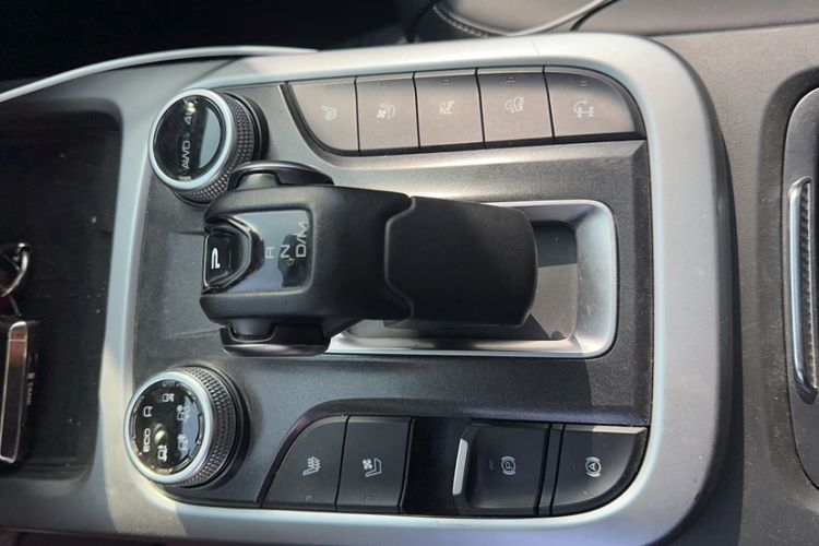 Used Tank 300 2021 City Edition 2.0T—Truly Stylish Gear Lever
