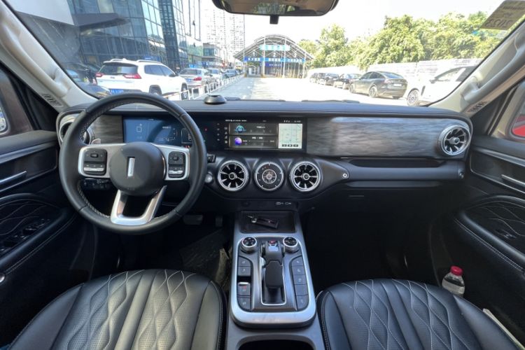 Used Tank 300 2021 Off-Road Edition 2.0T Challenger Interior 1