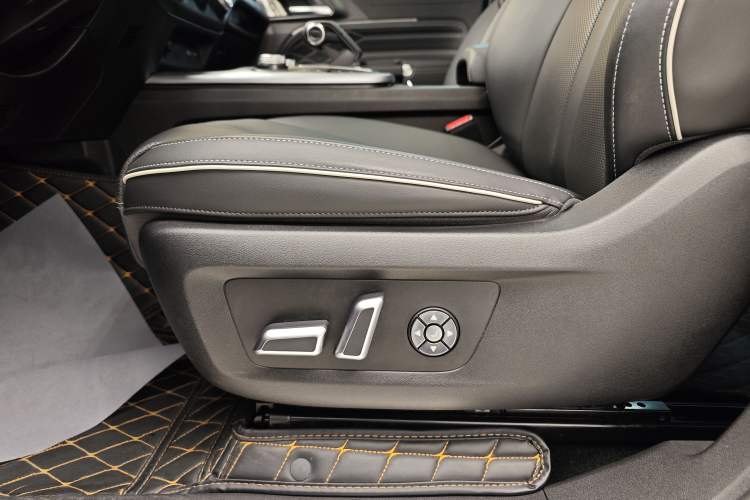 Used Tank 300 2021 City Edition 2.0T—Truly Stylish Interior 3