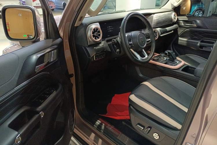 Used Tank 300 2021 City Edition 2.0T—Truly Stylish Interior 3