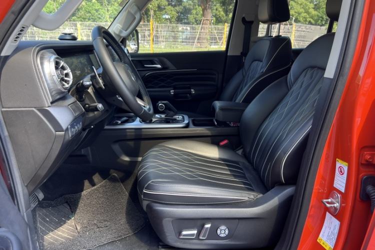 Used Tank 300 2021 Off-Road Edition 2.0T Challenger Interior 4