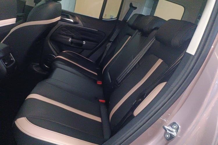 Used Tank 300 2021 City Edition 2.0T—Truly Stylish Interior 4