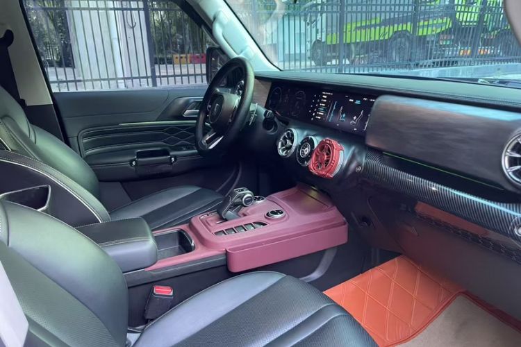 Used Tank 300 2021 Off-Road Edition 2.0T Challenger Interior 5