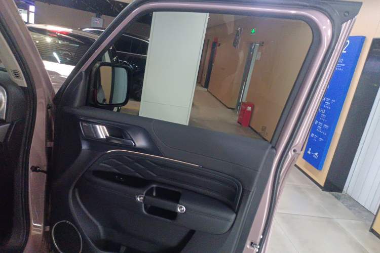Used Tank 300 2021 City Edition 2.0T—Truly Stylish Interior 5