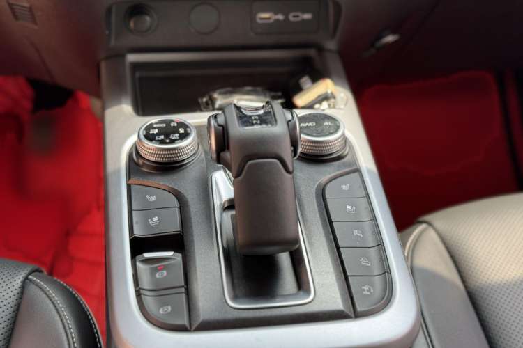Used Tank 300 2021 City Edition 2.0T—Truly Stylish Interior 5