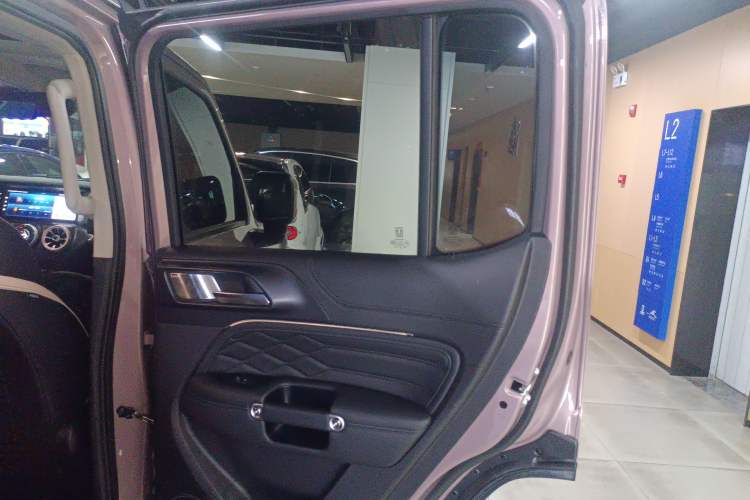 Used Tank 300 2021 City Edition 2.0T—Truly Stylish Interior 6