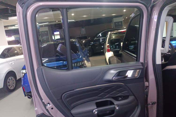 Used Tank 300 2021 City Edition 2.0T—Truly Stylish Interior 8