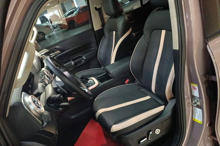 Used Tank 300 2021 City Edition 2.0T—Truly Stylish Left Front Seat