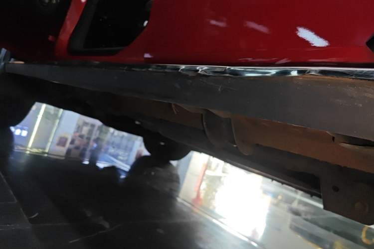 Used Tank 300 2021 Off-Road Edition 2.0T Challenger Left Side Sill