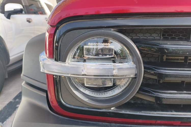 Used Tank 300 2021 Off-Road Edition 2.0T Challenger Right Front Headlight