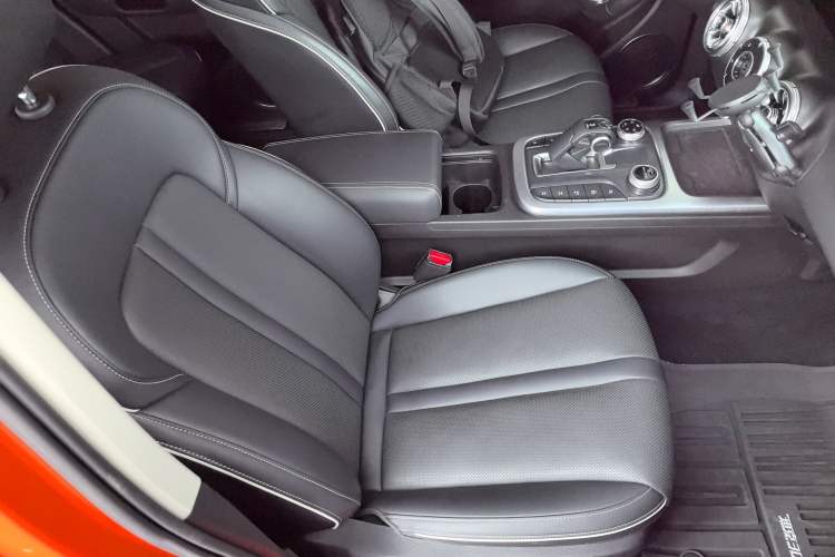 Used Tank 300 2021 Off-Road Edition 2.0T Conqueror Right Front Seat