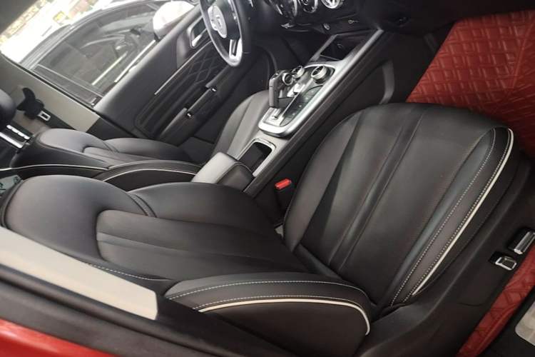 Used Tank 300 2021 City Edition 2.0T—Truly Stylish Right Front Seat
