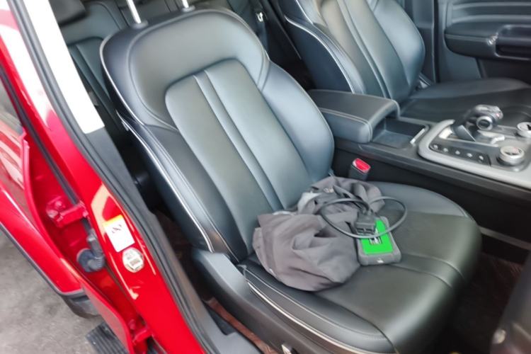 Used Tank 300 2021 City Edition 2.0T—Truly Stylish Right Front Seat