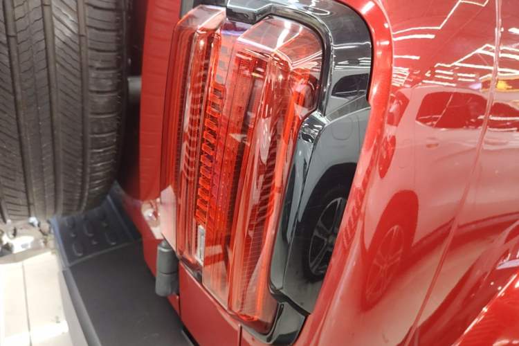 Used Tank 300 2021 City Edition 2.0T—Truly Stylish Right Rear Taillight