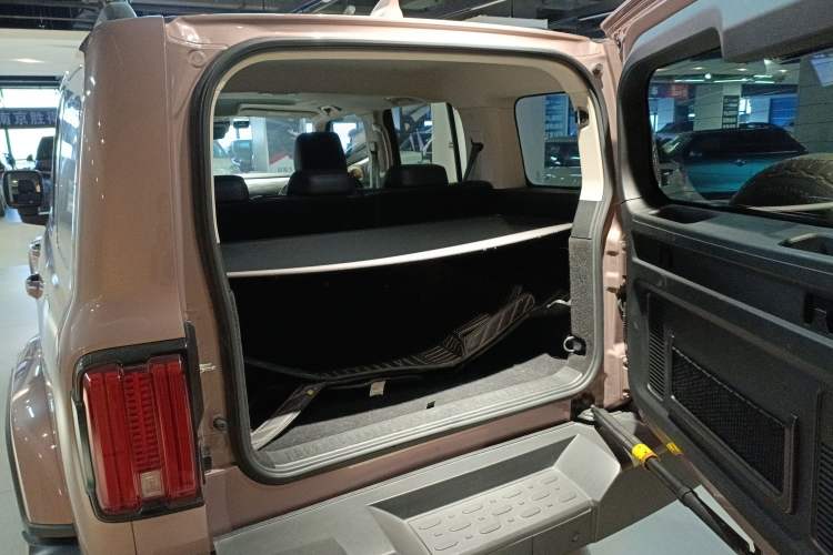 Used Tank 300 2021 City Edition 2.0T—Truly Stylish Trunk