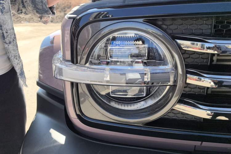 Used Tank 300 2021 City Edition 2.0T—Truly Stylish Right Front Headlight