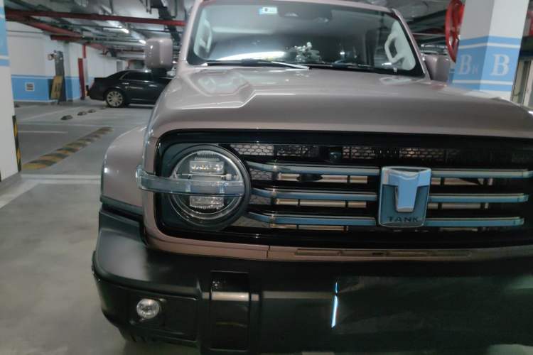 Used Tank 300 2021 City Edition 2.0T—Truly Stylish Right Front Headlight