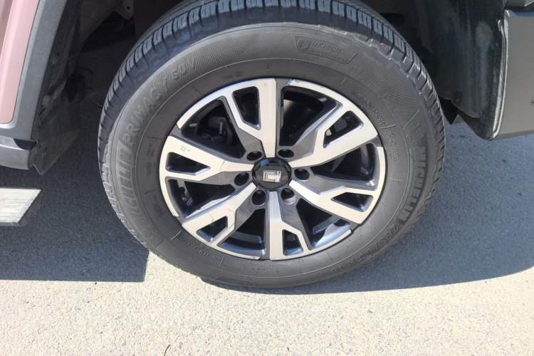 Used Tank 300 2021 City Edition 2.0T—Truly Stylish Right Front Wheel Hub