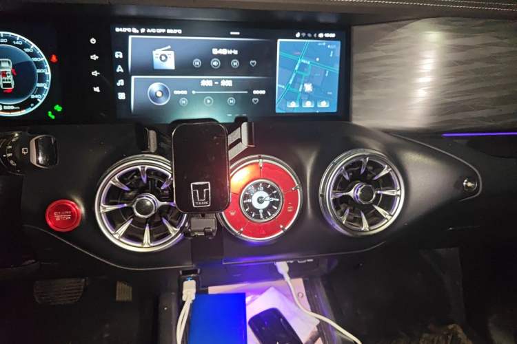 Used Tank 300 2021 City Edition 2.0T—Truly Stylish Audio And AC Panel