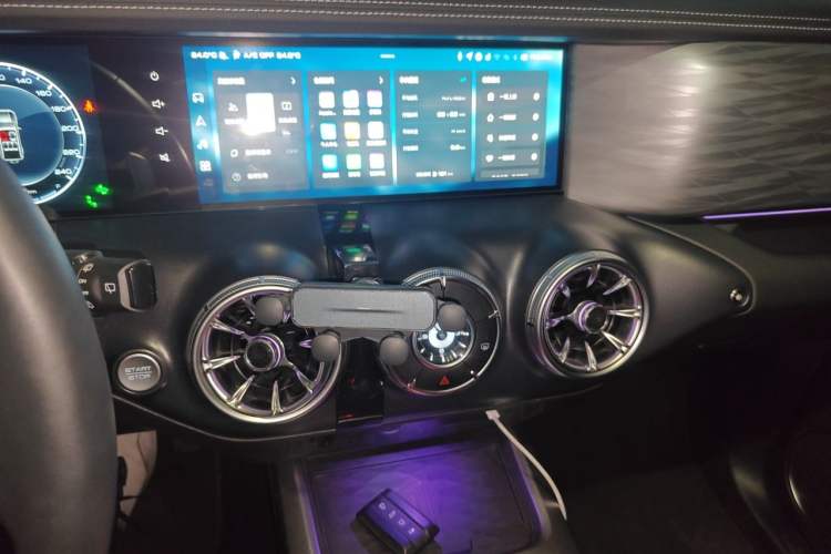 Used Tank 300 2021 City Edition 2.0T—Truly Stylish Audio And AC Panel