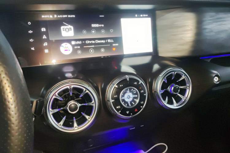 Used Tank 300 2021 Off-Road Edition 2.0T Conqueror Audio And AC Panel