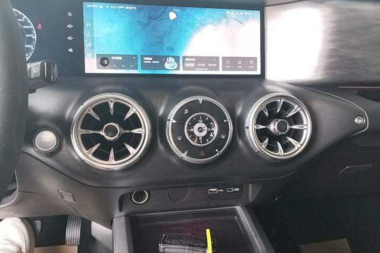 Used Tank 300 2021 Off-Road Edition 2.0T Conqueror Audio And AC Panel
