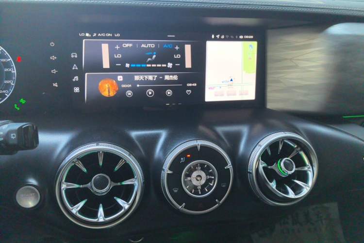 Used Tank 300 2021 City Edition 2.0T—Truly Stylish Audio And AC Panel