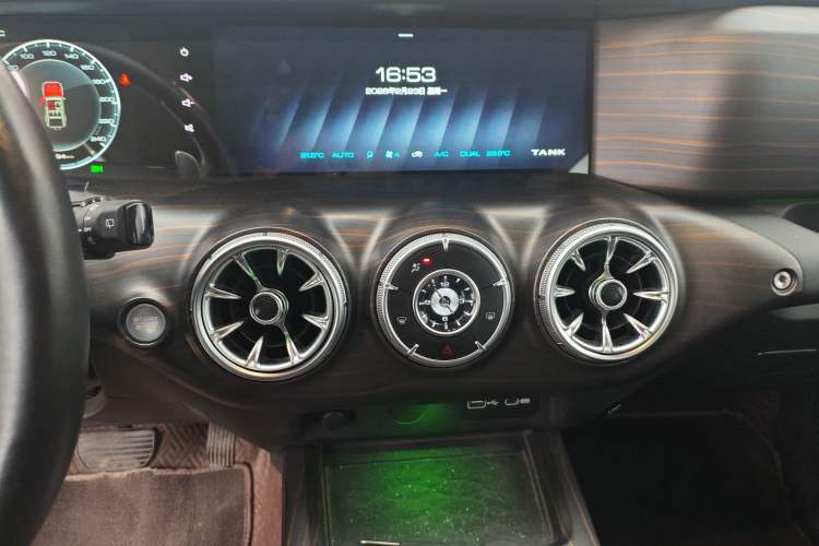 Used Tank 300 2021 Off-Road Edition 2.0T Conqueror Audio And AC Panel