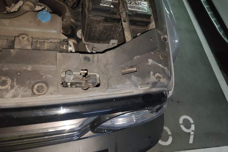 Used Tank 300 2021 City Edition 2.0T—Truly Stylish Engine Bay Left