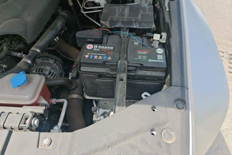 Used Tank 300  Engine Bay Left