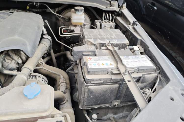Used Tank 300 2021 Off-Road Edition 2.0T Challenger Engine Bay Left