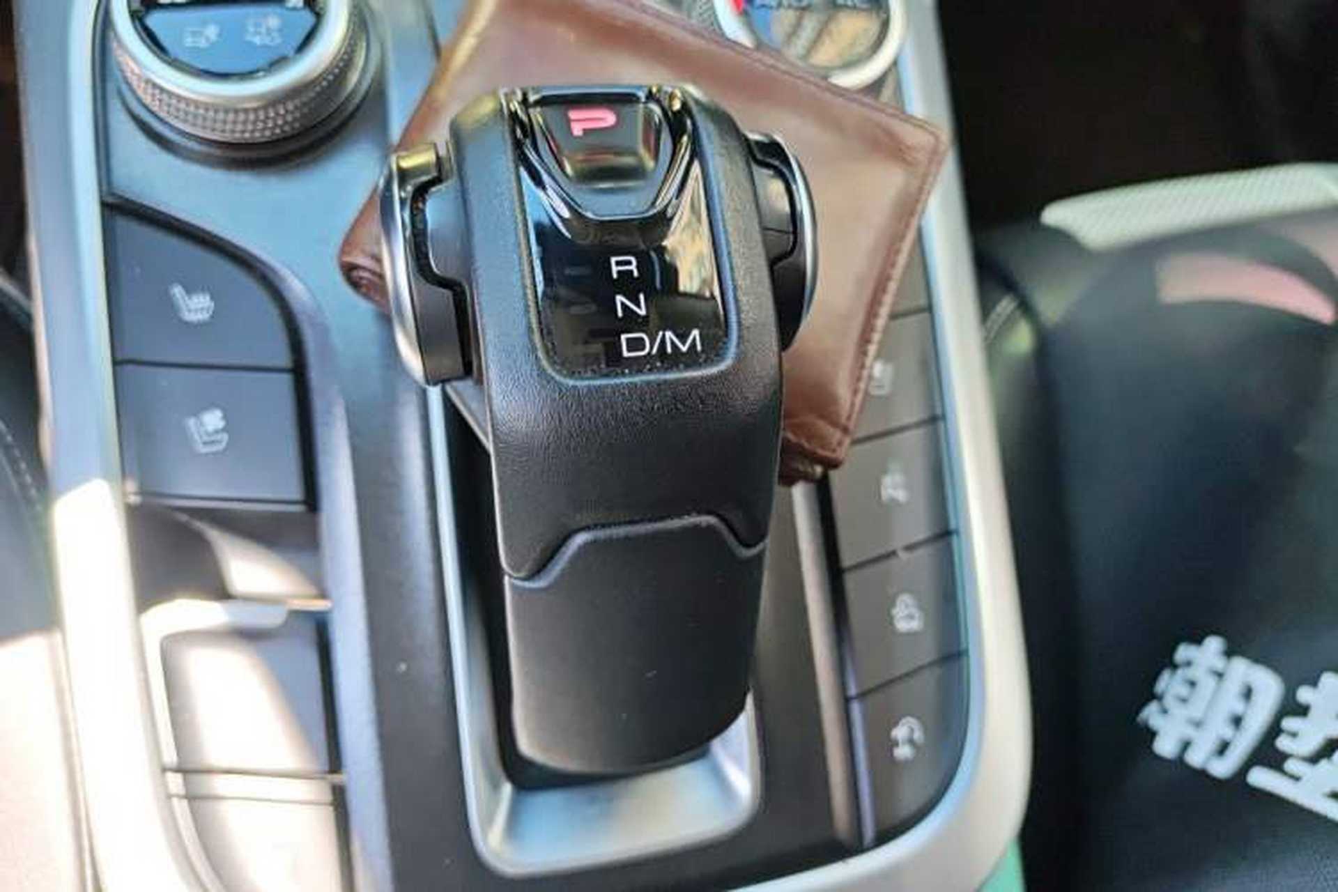 Used Tank 300 2021 City Edition 2.0T—Truly Stylish Gear Lever