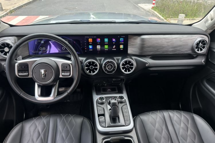 Used Tank 300 2021 Off-Road Edition 2.0T Challenger Interior 4