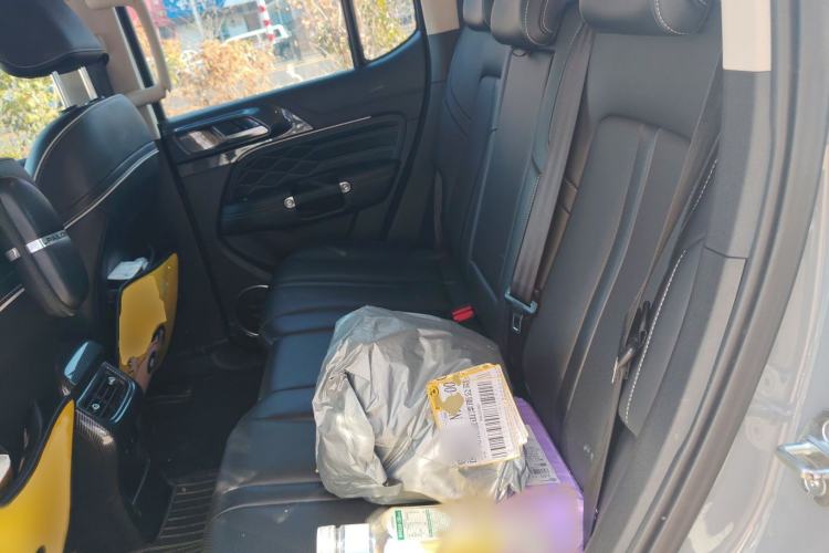 Used Tank 300 2021 City Edition 2.0T—Truly Stylish Interior 4