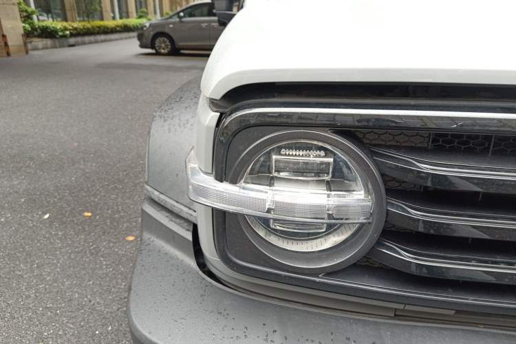 Used Tank 300 2021 Off-Road Edition 2.0T Challenger Right Front Headlight