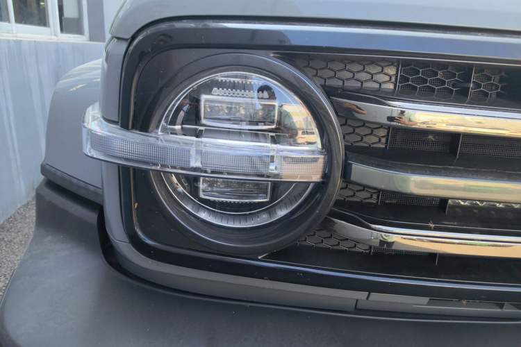 Used Tank 300 2021 City Edition 2.0T—Truly Stylish Right Front Headlight