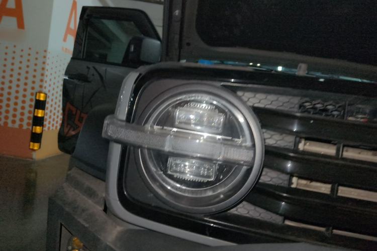 Used Tank 300 2021 Off-Road Edition 2.0T Challenger Right Front Headlight