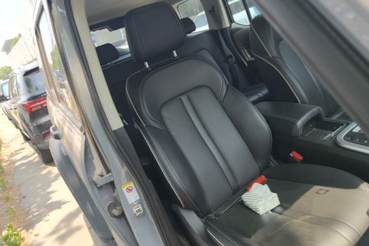 Used Tank 300 2021 Off-Road Edition 2.0T Conqueror Right Front Seat