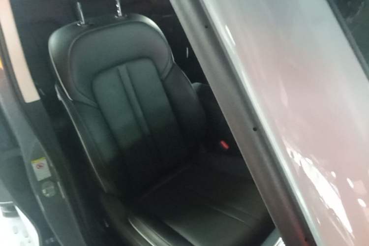 Used Tank 300 2021 Off-Road Edition 2.0T Conqueror Right Front Seat